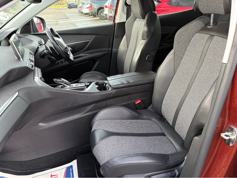 2018 Peugeot 3008 ALLURE 1.2 130 4DR AUTOMATIC//FINANCE AVAILABLE