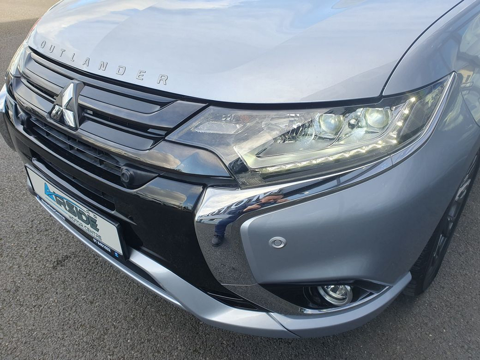 2017 Mitsubishi Outlander - image 26