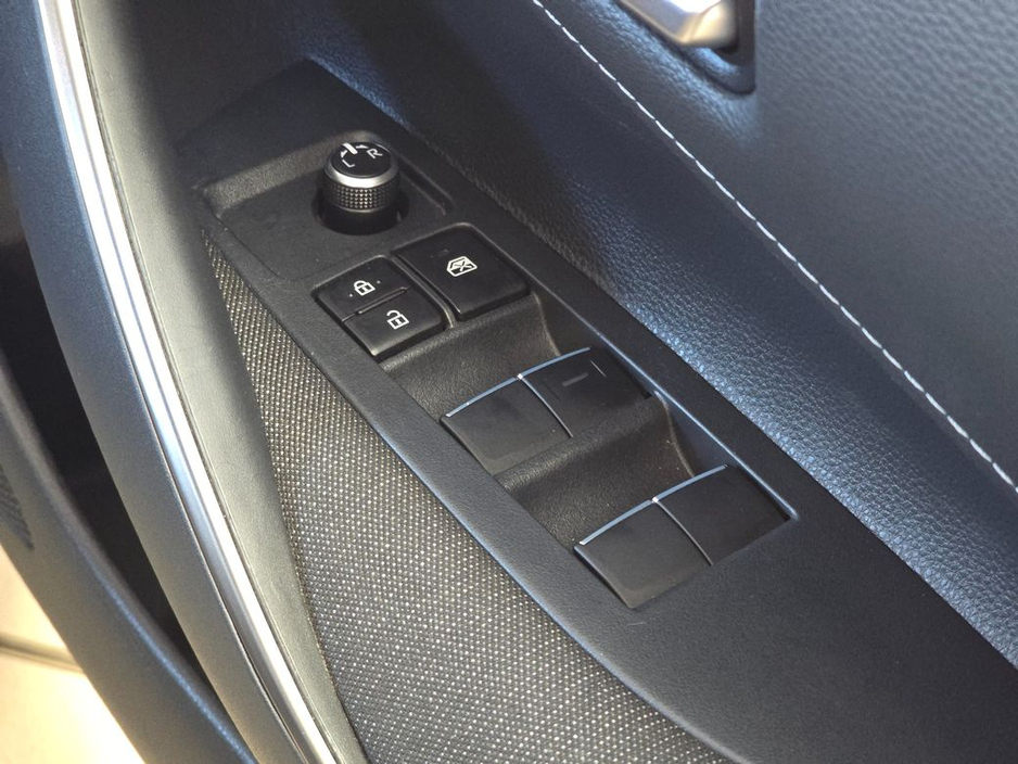 2024 Toyota Corolla Hybrid Luna H/B Automatic €28,950