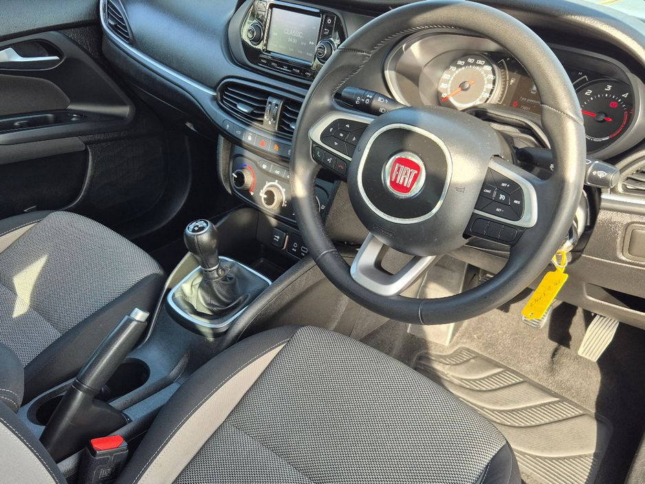 2017 Fiat Tipo - image 4