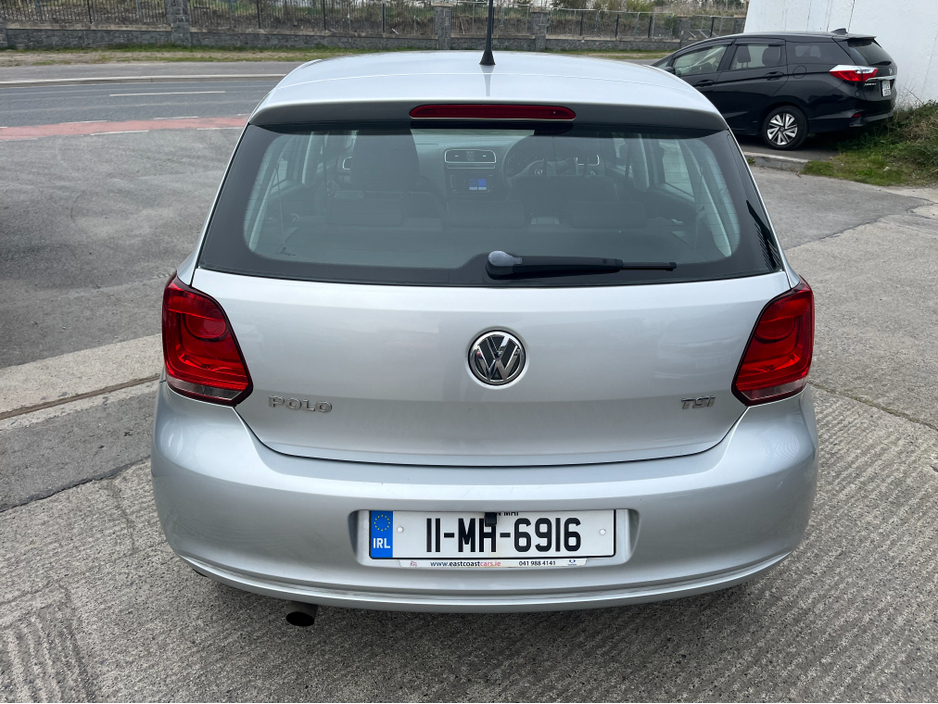 2011 Volkswagen Polo - image 5
