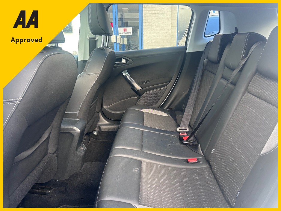 2019 Peugeot 2008 2019 PEUGEOT 2008 1.2 PETROL AUTO PAN ROOF €13,950