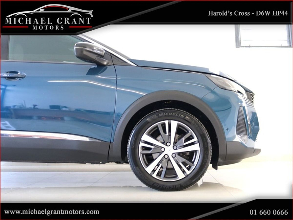 2023 Peugeot 5008 - image 9