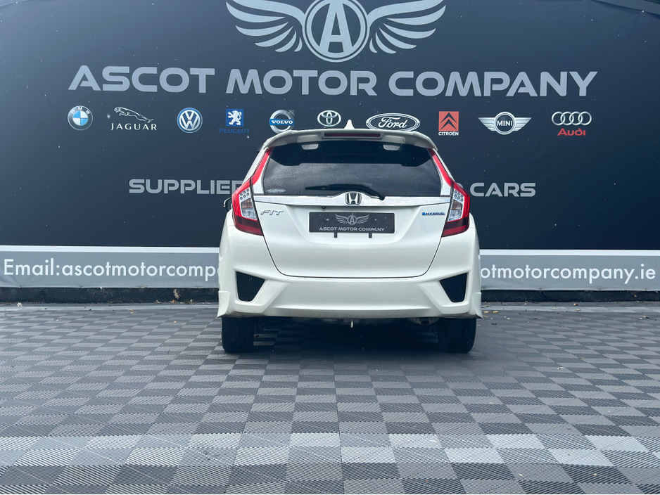 2014 Honda Fit - image 9