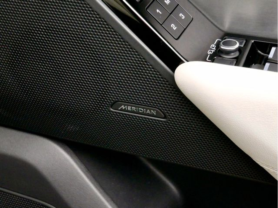 2022 Land Rover Range Rover - image 17