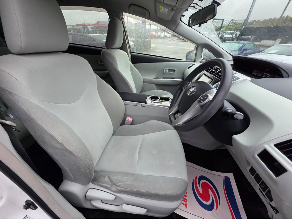 2013 Toyota Prius Alpha (7 Seater) - SELF CHARGING HYBRID -ALLOYS - REVERSE CAMERA - SIMI DEALER - LOW ROAD TAX BAND €13,450