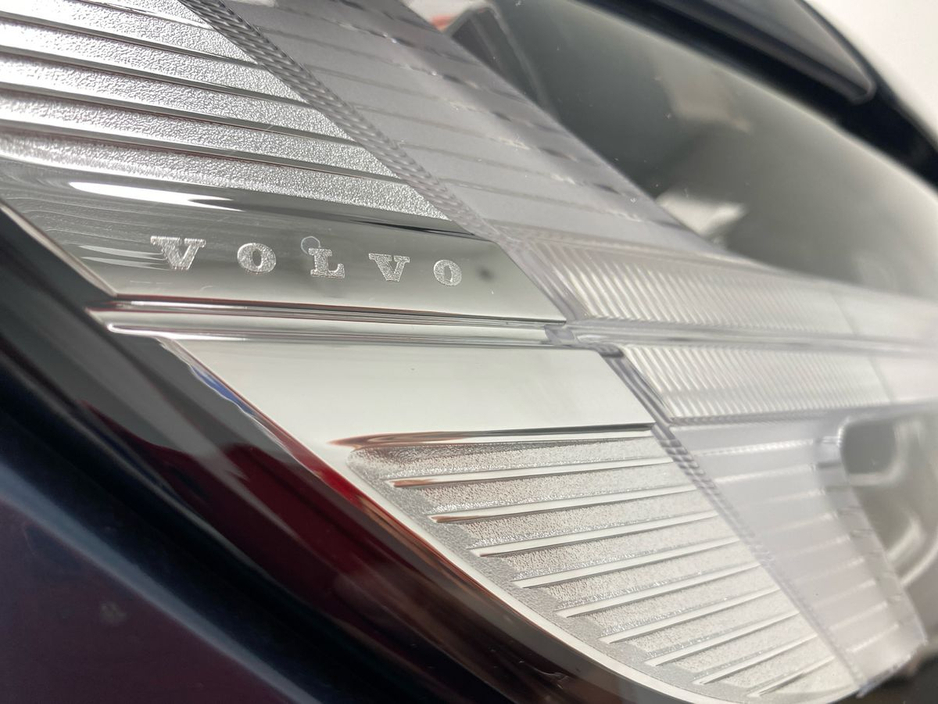 2026 Volvo V60 - image 9