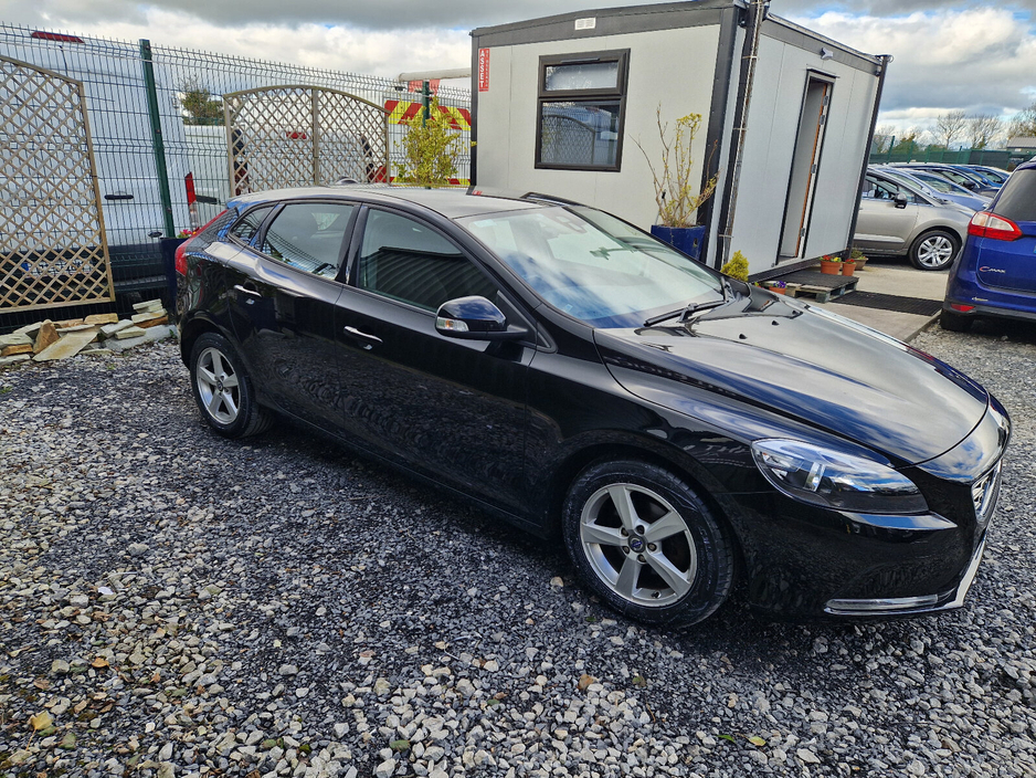 2013 Volvo V40 - image 5