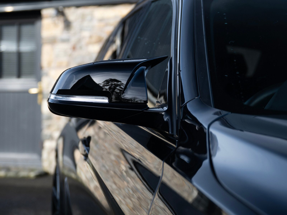 2015 BMW 3 Series - image 11