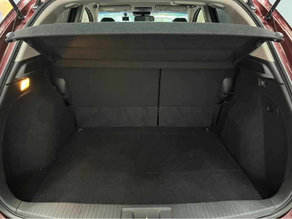 2015 Honda Vezel €15950! 2015 HONDA VEZEL HYBRID Z 1.5 AUTOMATIC / CRUISE CONTROL / REVERSE CAMERA / HEATED SEATS €15,950