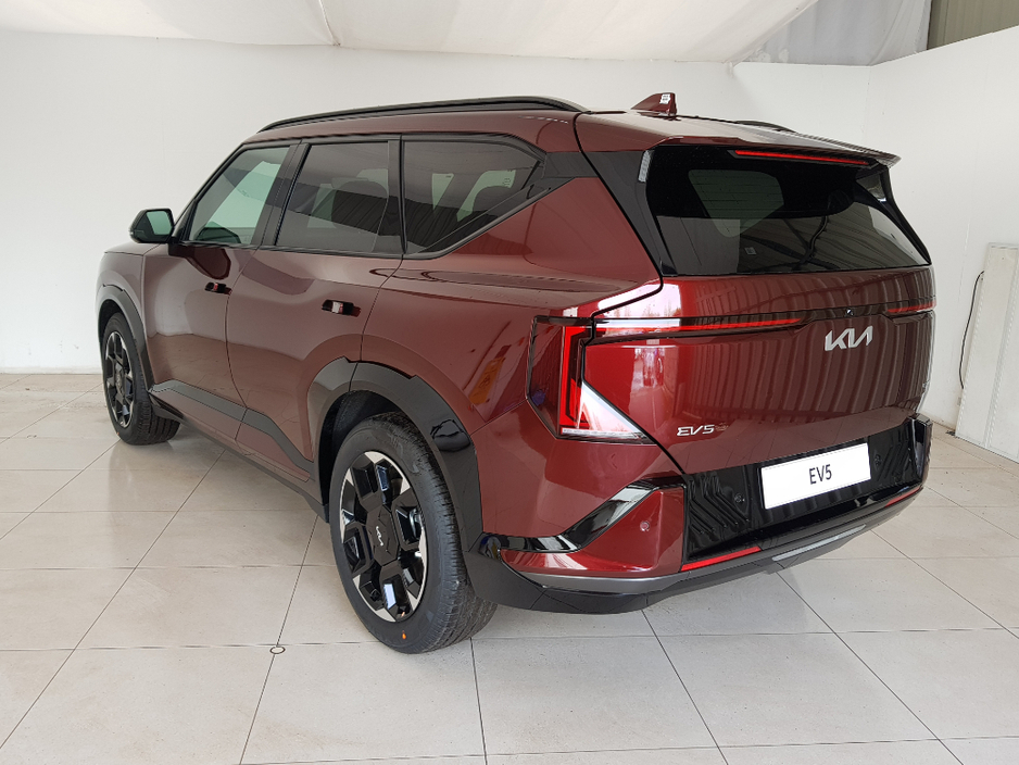 2026 Kia EV5 - image 3