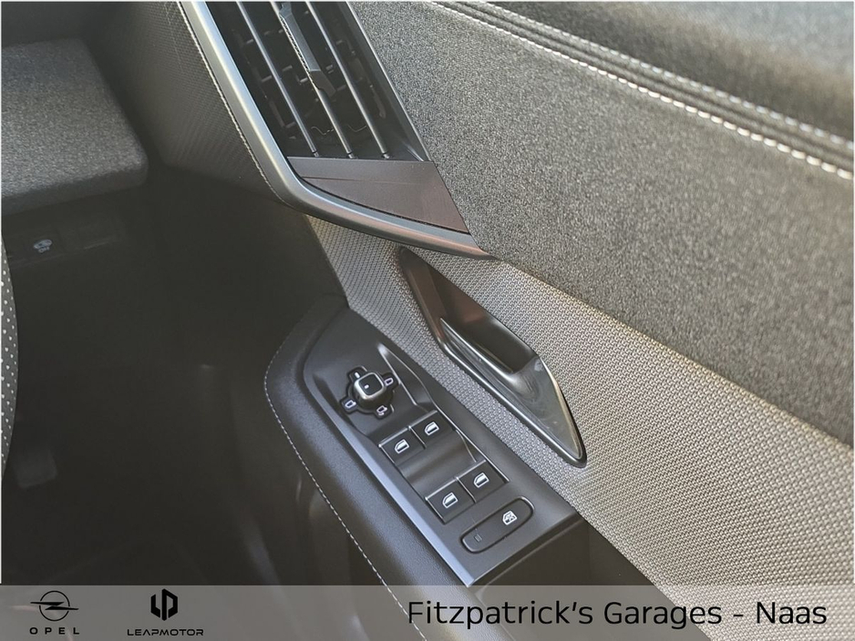 2025 Opel Grandland GS 73 kWh BEV Demo with 3.9% Finance Available & Price Includes €1,000 Scrappage Allowance €38,950