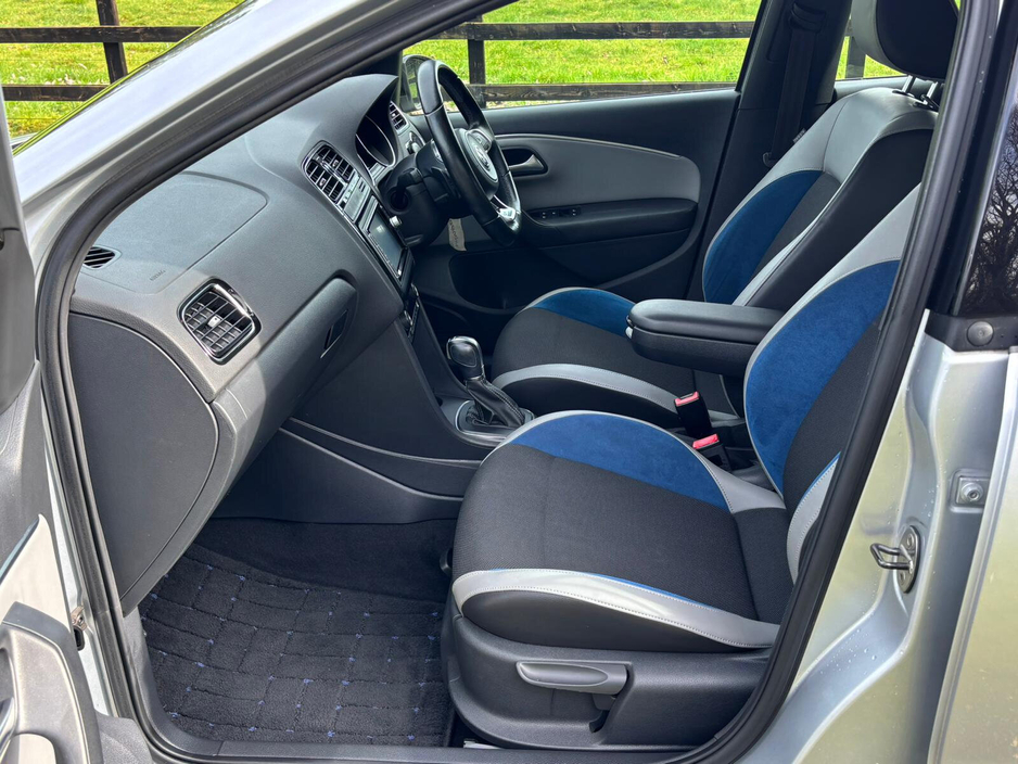 2014 Volkswagen Polo - image 12