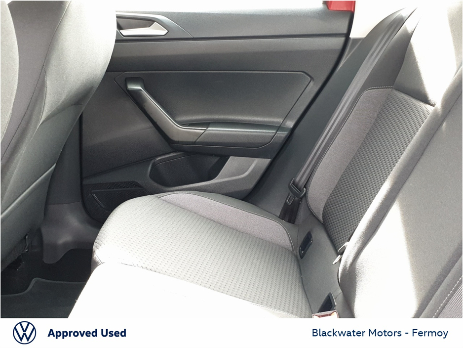 2022 Volkswagen Polo 1.0TSI 95BHP LIFE WITH FLOOR MATS €18,950