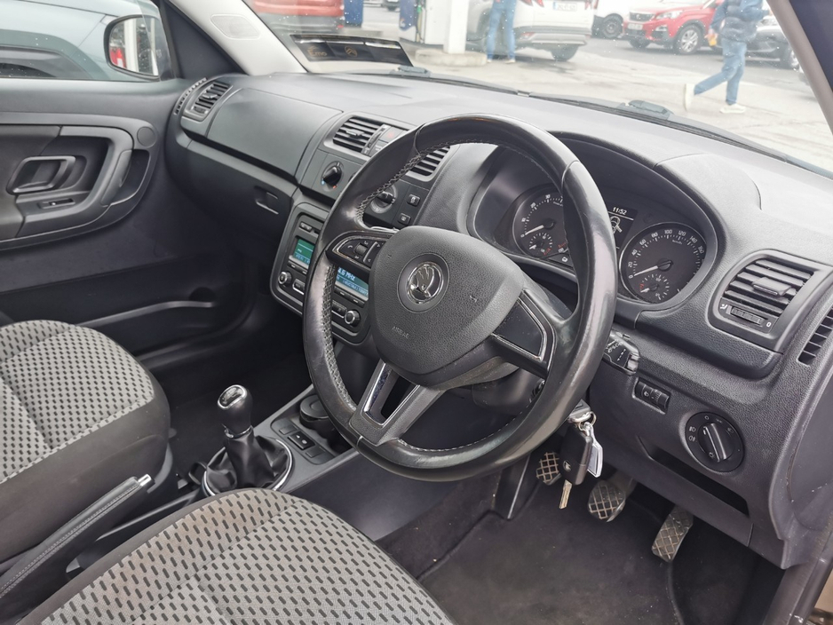 2015 Skoda Roomster - image 15