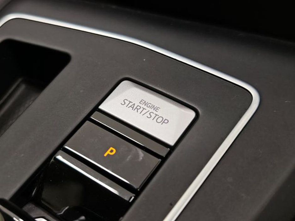 2022 Volkswagen Golf 1.0 ETSI ACTIVE Automatic, Reversing camera €24,995