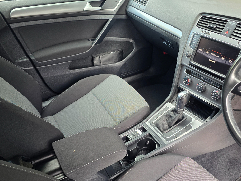 2016 Volkswagen Golf - image 13