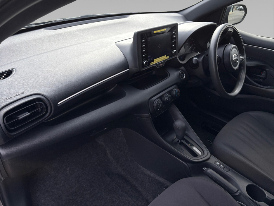 2020 Toyota Yaris - image 10