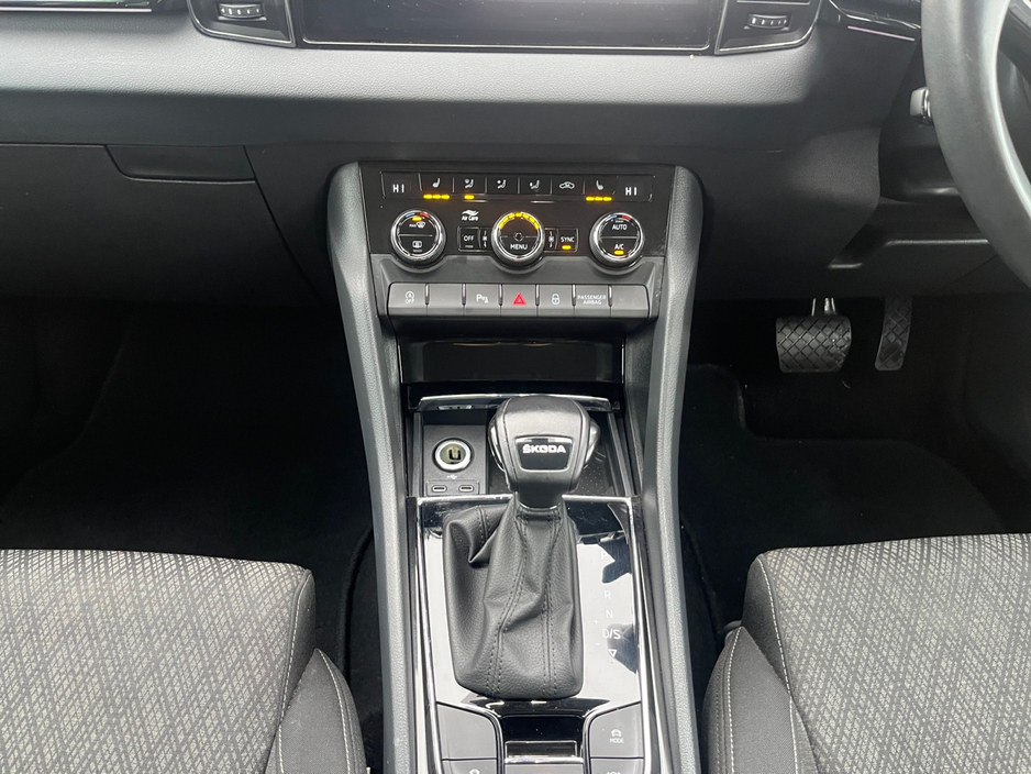 2023 Skoda Karoq STYLE 2.0 TDI 115HP DSG 5 5DR €35,900