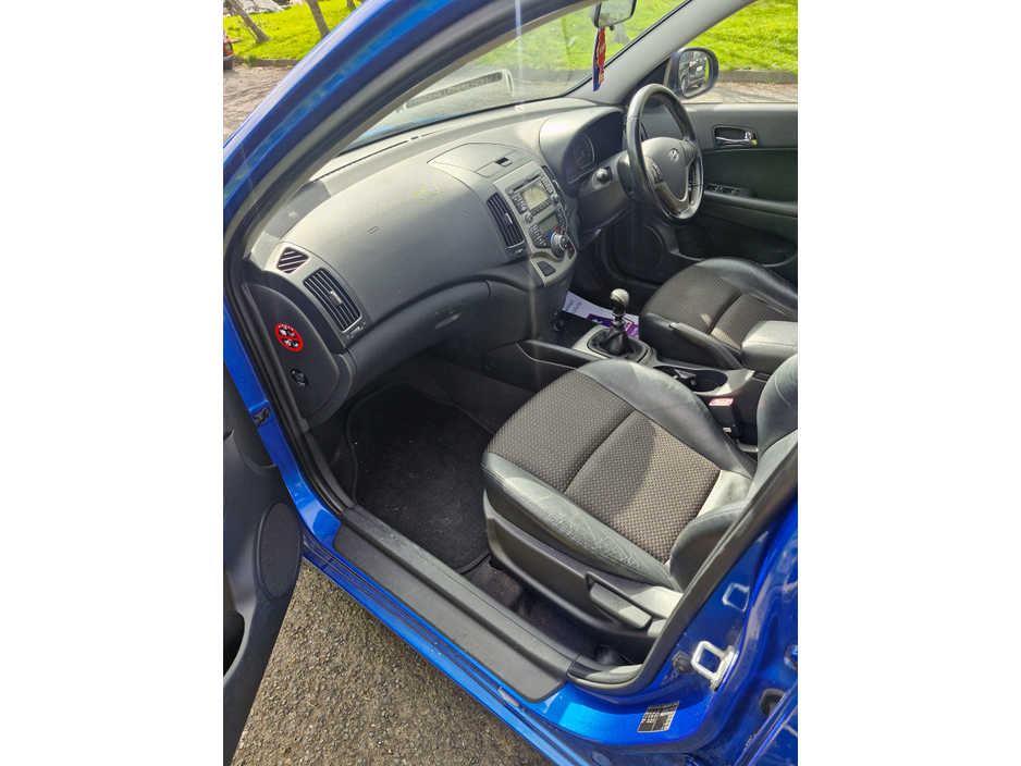 2010 Hyundai i30 - image 10