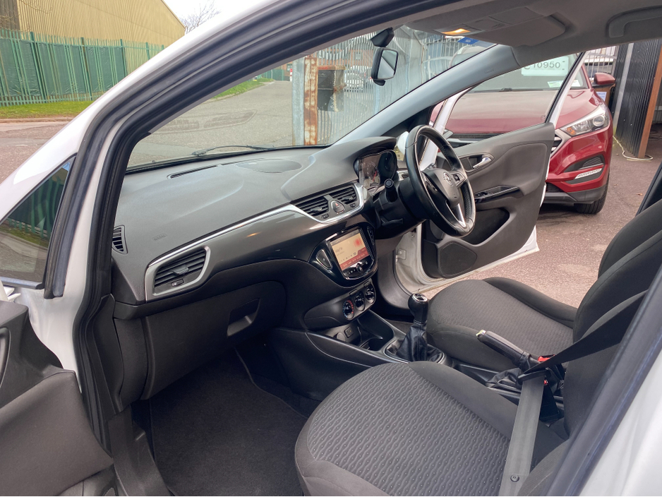 2016 Opel Corsa - image 13