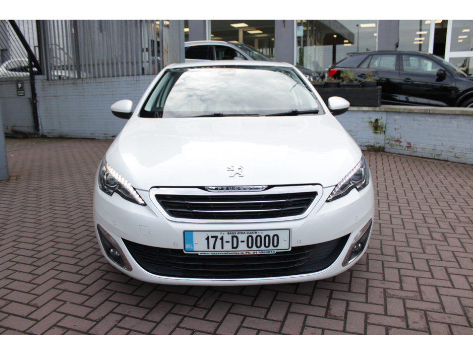 2017 Peugeot 308 - image 9