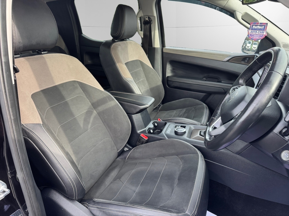 2025 Volkswagen Amarok - image 10