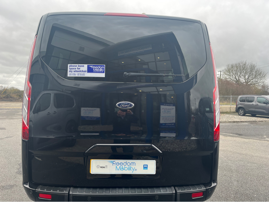 2022 Ford Tourneo - image 8