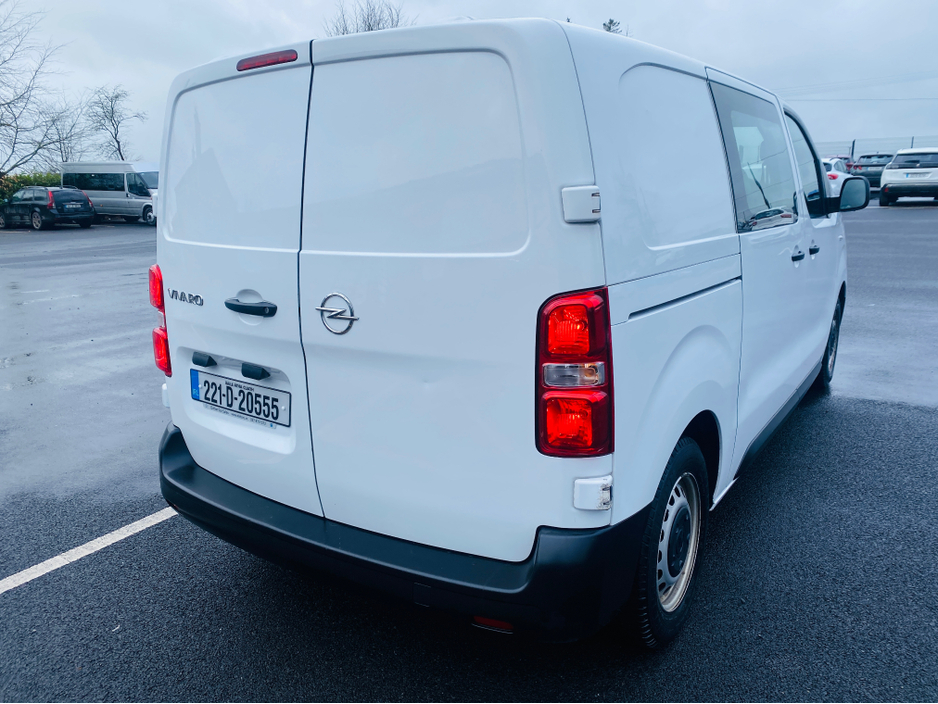 2022 Opel Vivaro - image 6