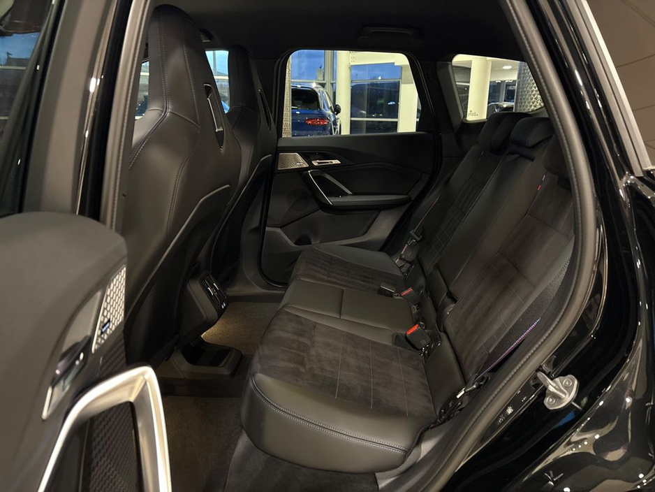 2025 BMW X1 - image 21