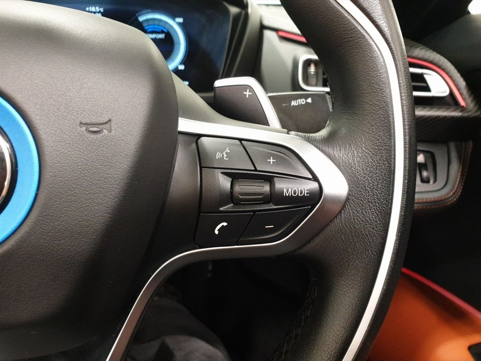 2019 BMW i8 - image 17