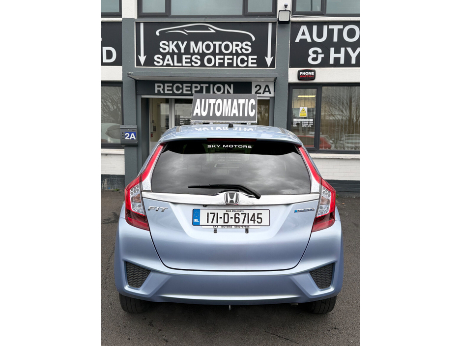 2017 Honda Fit - image 8