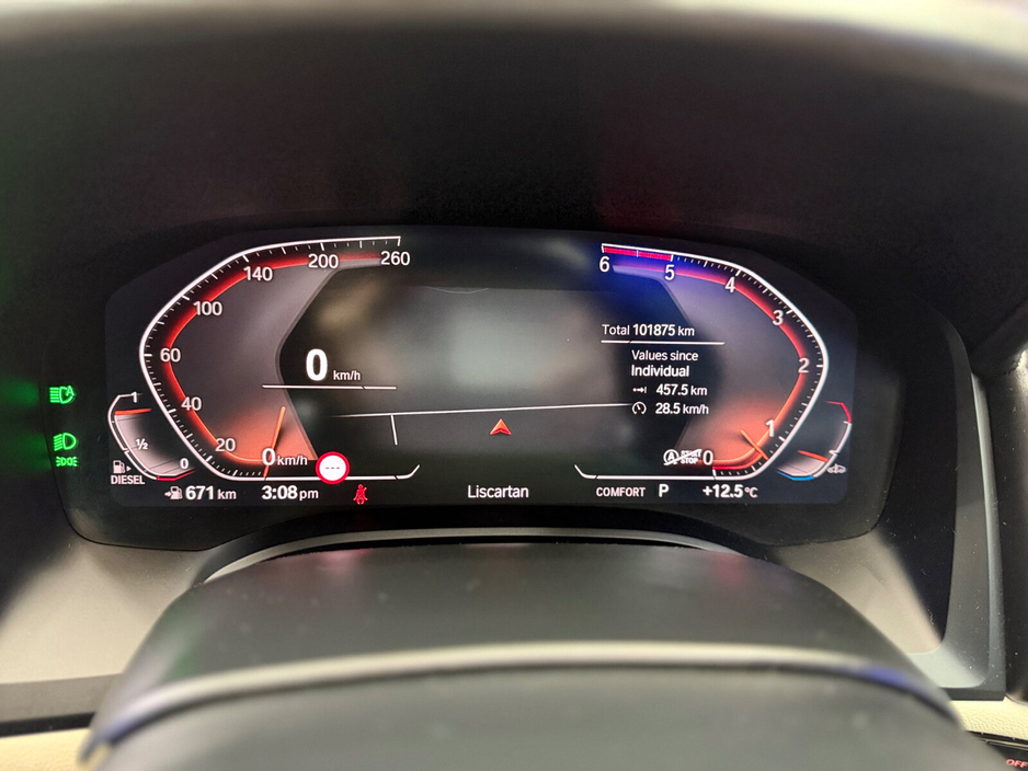 2020 BMW 8 Series - image 17