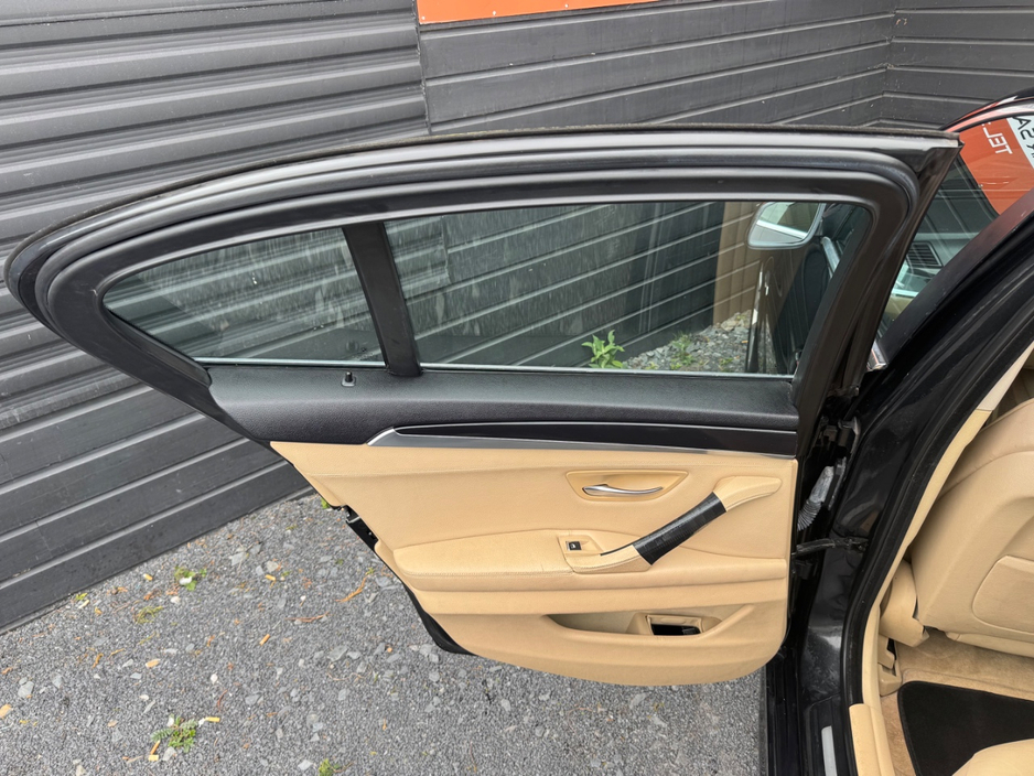 2010 BMW 5 Series - image 17