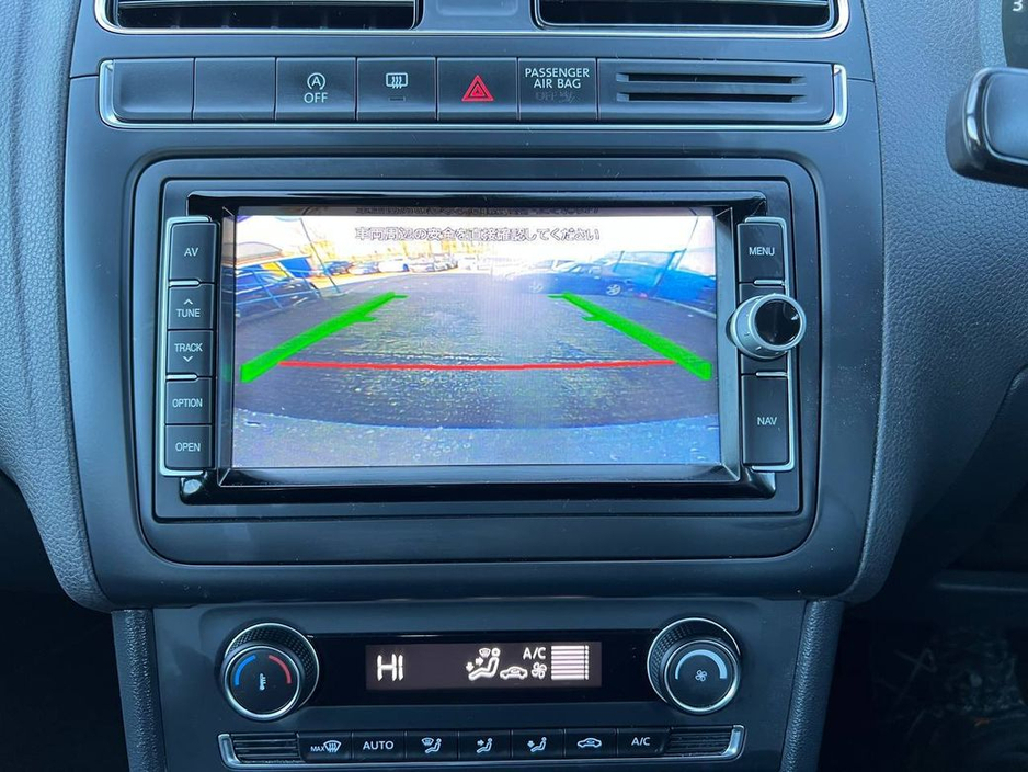 2015 Volkswagen Polo - image 7