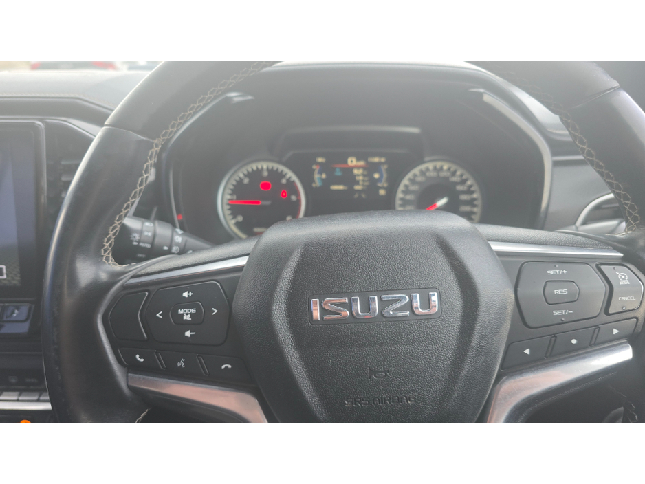 2022 Isuzu D-MAX - image 5