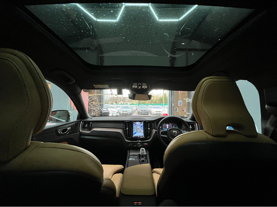 2022 Volvo XC60 - image 19