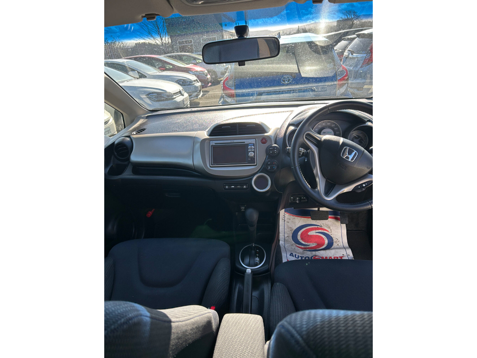 2012 Honda Fit - image 10