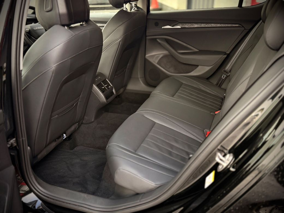 2025 Skoda Superb - image 17