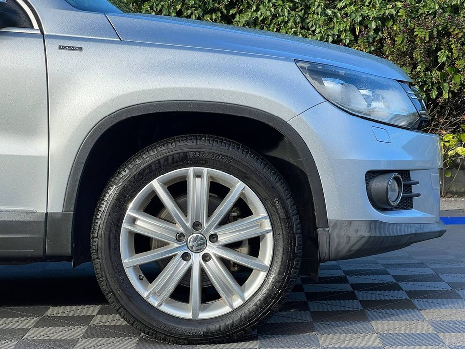 2015 Volkswagen Tiguan LOUNGE EDITION 1.2 TSI // FULL SERVICE HISTORY // 18" ALLOYS // REVERSE CAMERA €15,950