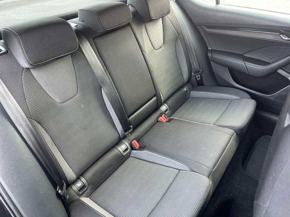 2023 Skoda Octavia - image 10