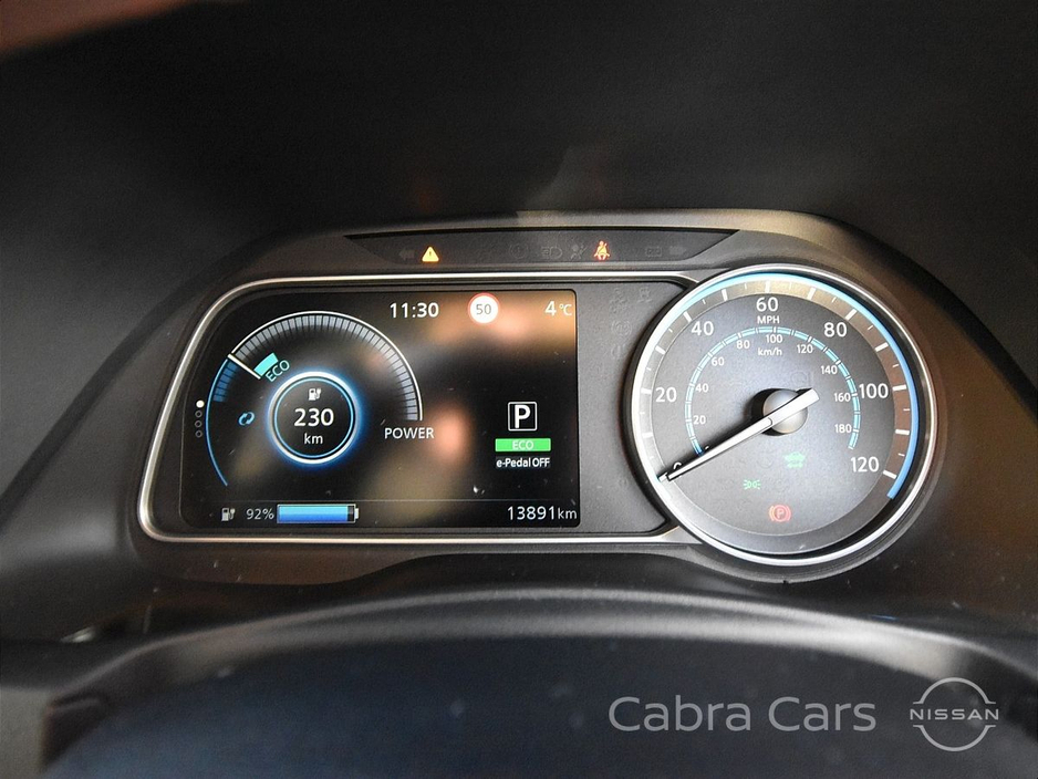 2024 Nissan Leaf - image 18