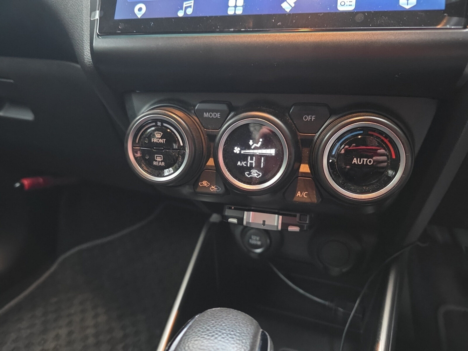 2019 Suzuki Swift - image 10