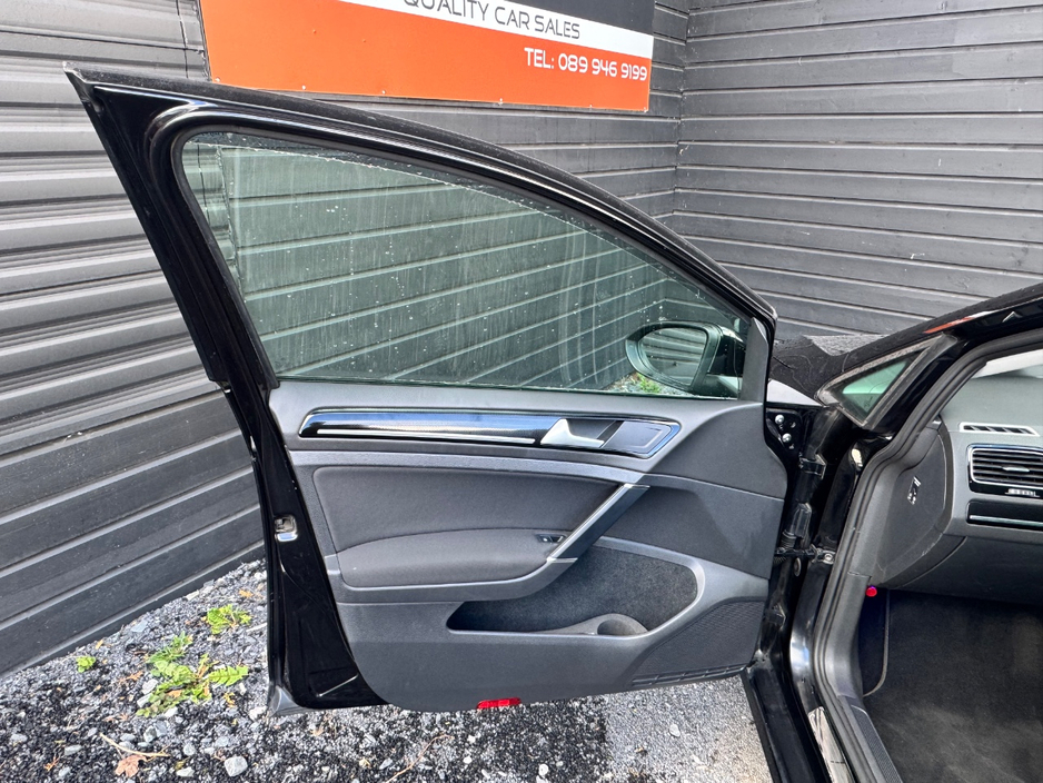 2016 Volkswagen Golf - image 15