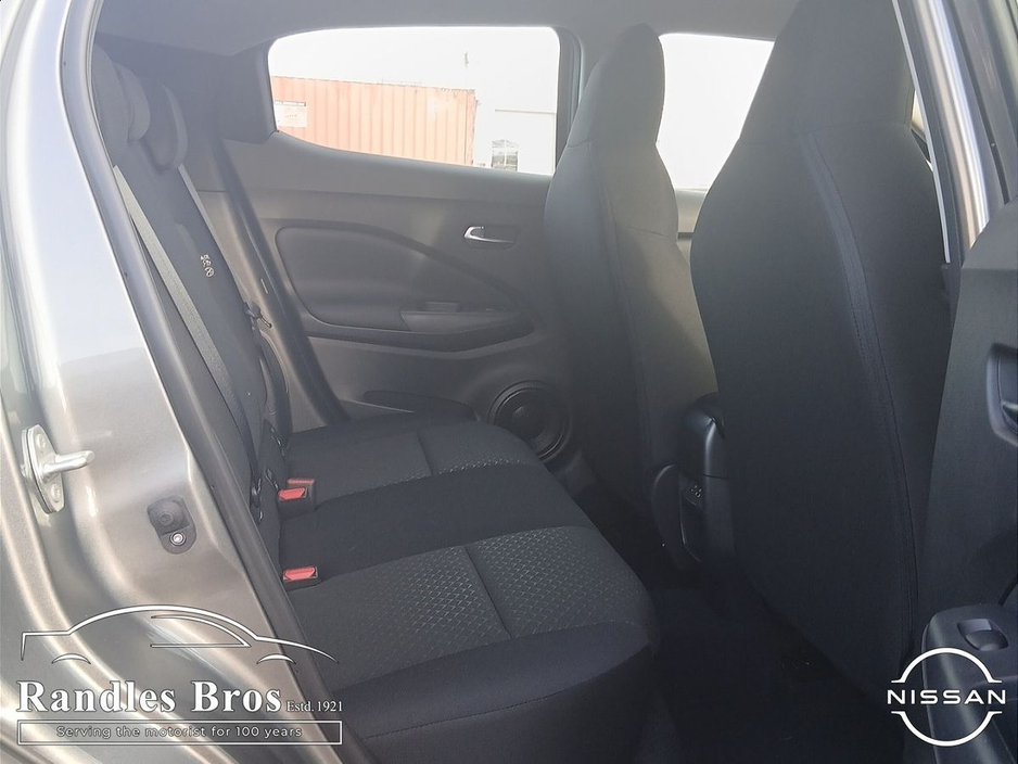 2025 Nissan Juke - image 13