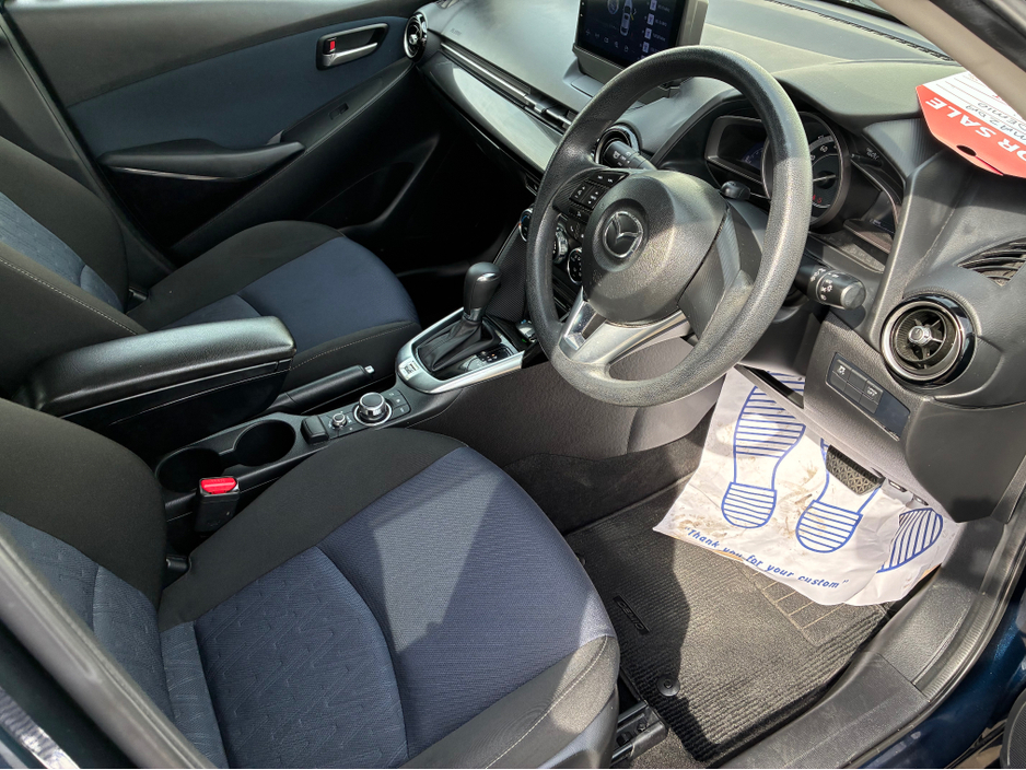 2016 Mazda Demio - image 7