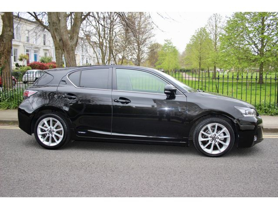 2013 Lexus CT 200 h - image 3
