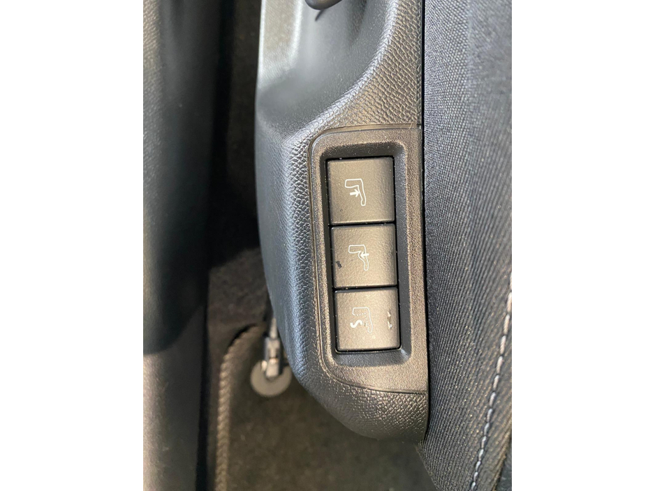 2023 Opel Mokka - image 21