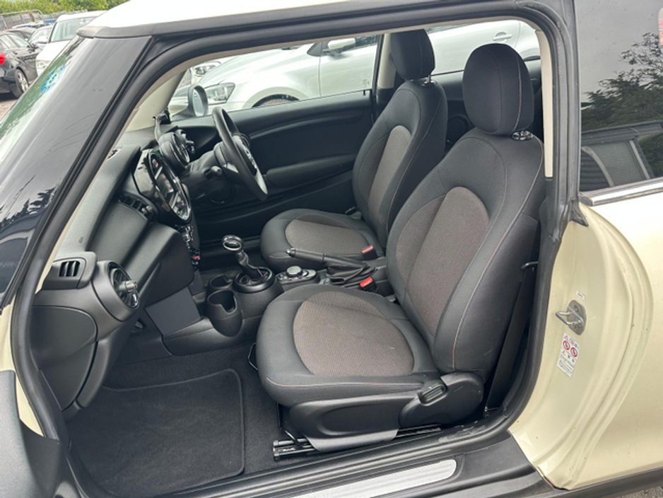 2017 MINI Cooper - image 10