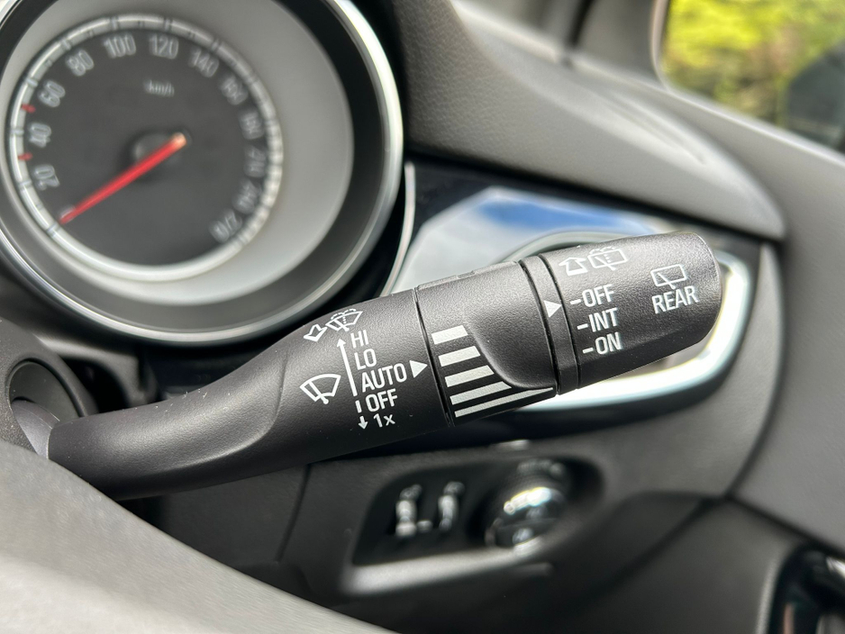 2018 Opel Astra - image 19